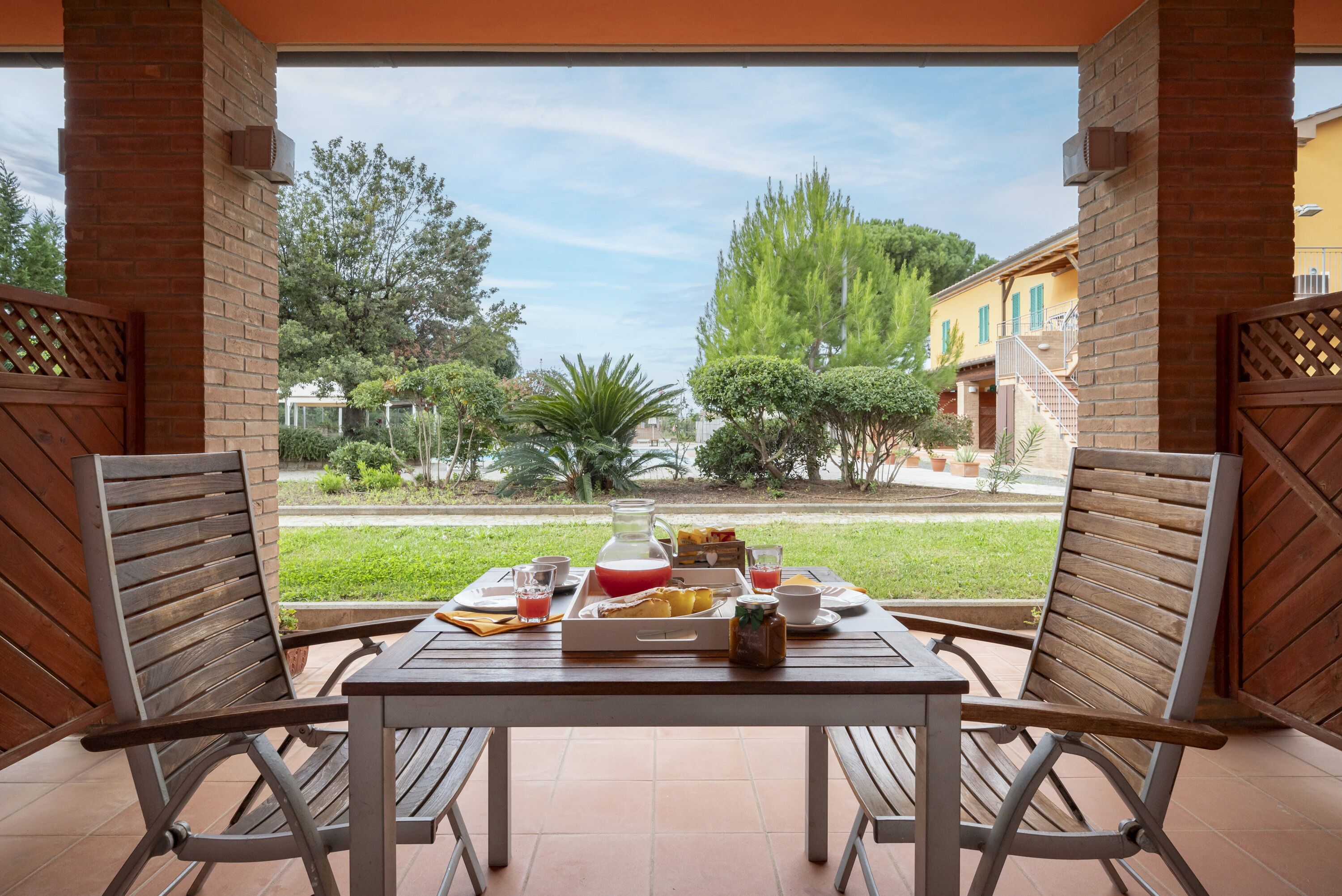 Habitación triple básica, 1 habitación, baño privado, planta baja | Vista desde la habitación
