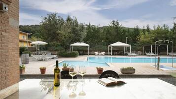 Bar im Pool