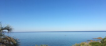 VILLA AMELIE SEA AND MOUNTAIN VIEW Heated POOL 