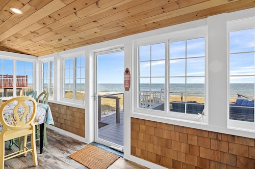 Beachfront Bliss: Modern Plymouth Home w/ Direct Beach Access and deck in front of ocean!