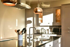 Fridge, dishwasher, cookware/dishes/utensils - Sandybrae (Alnwick)