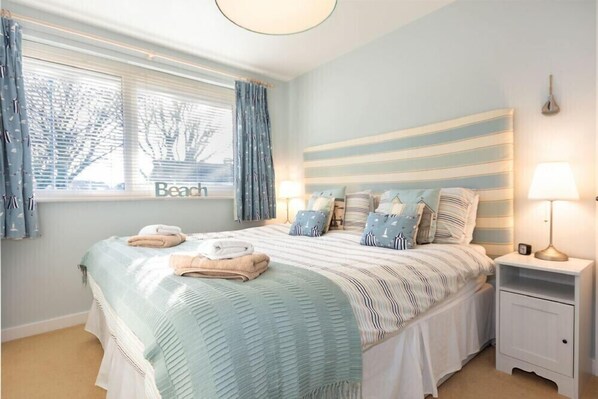 3 bedrooms, individually decorated, individually furnished, free WiFi - Stones Throw (Chathill)