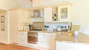 Fridge, dishwasher, cookware/dishes/utensils