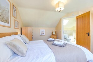 3 bedrooms, individually decorated, individually furnished, free WiFi - Lavender Cottage (Seahouses)