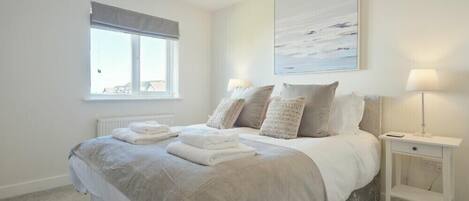 4 phòng ngủ, trang trí khác biệt