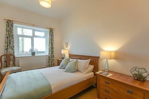 2 bedrooms, individually decorated, individually furnished, free WiFi