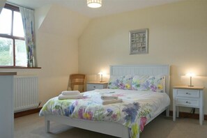3 bedrooms, individually decorated, individually furnished, free WiFi - Smithy Court (Alnwick)