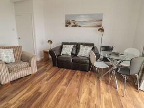 Cottage | Living area