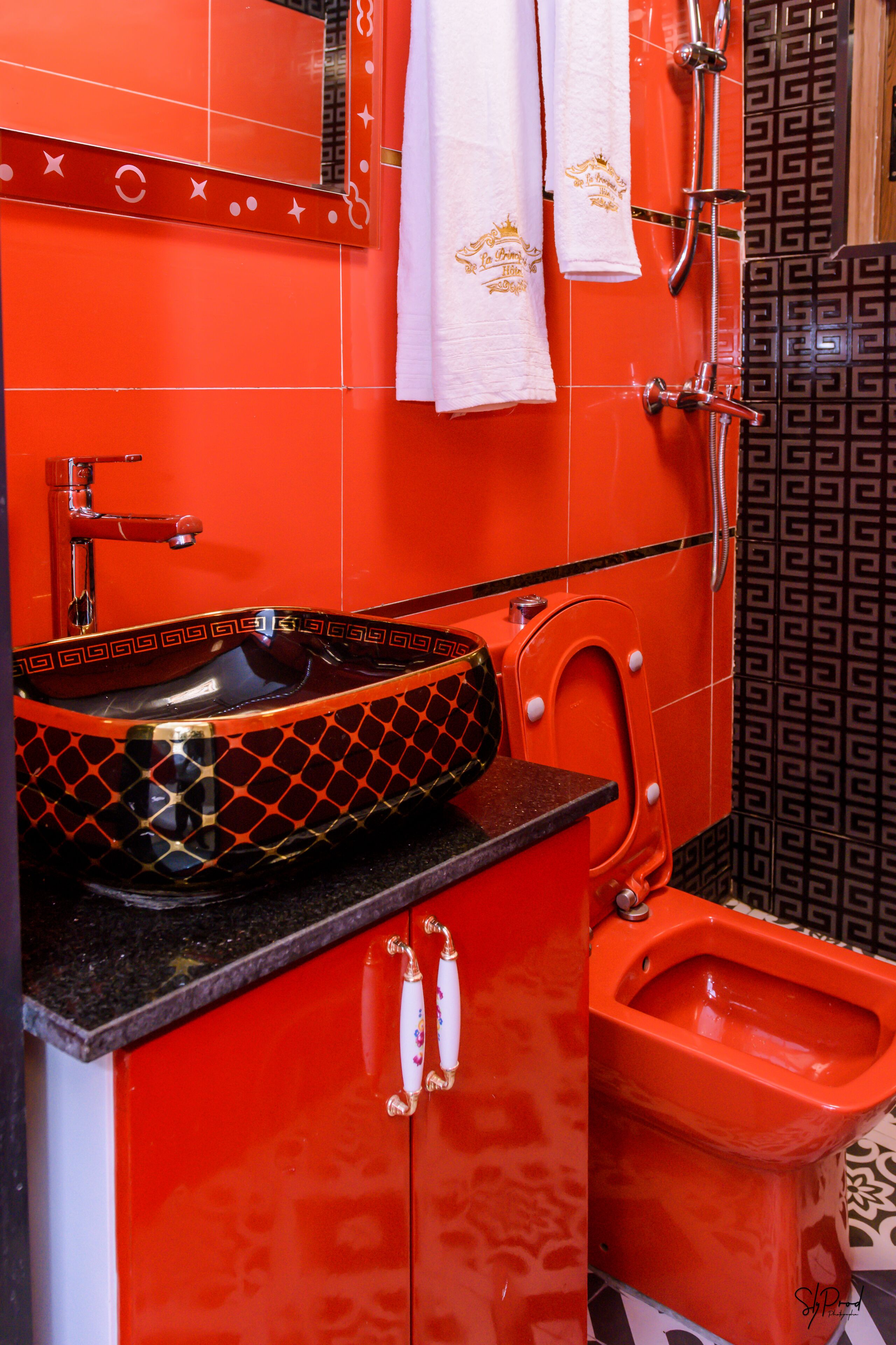 premium double room | bathroom | towels