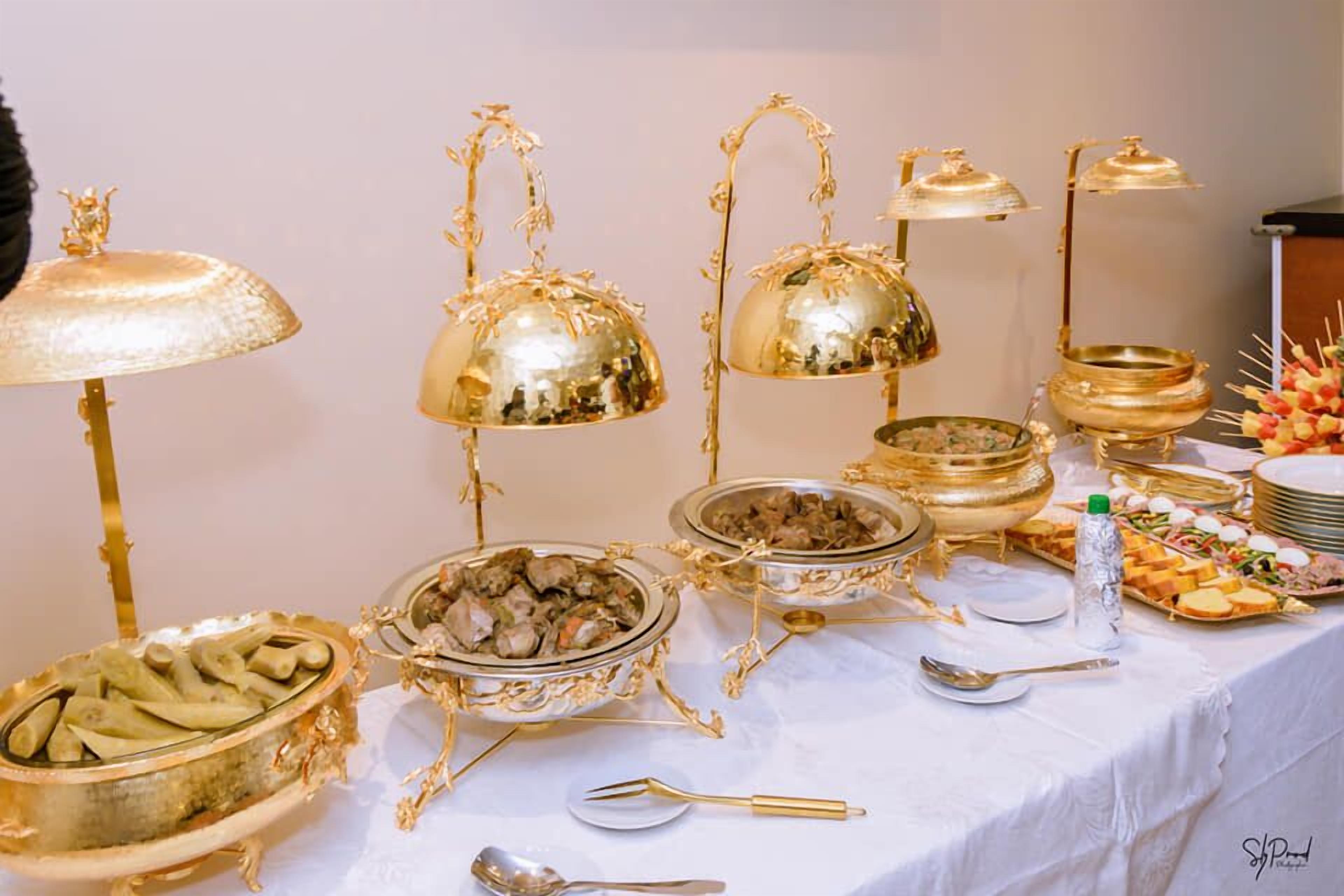 daily continental breakfast (eur 7 per person)