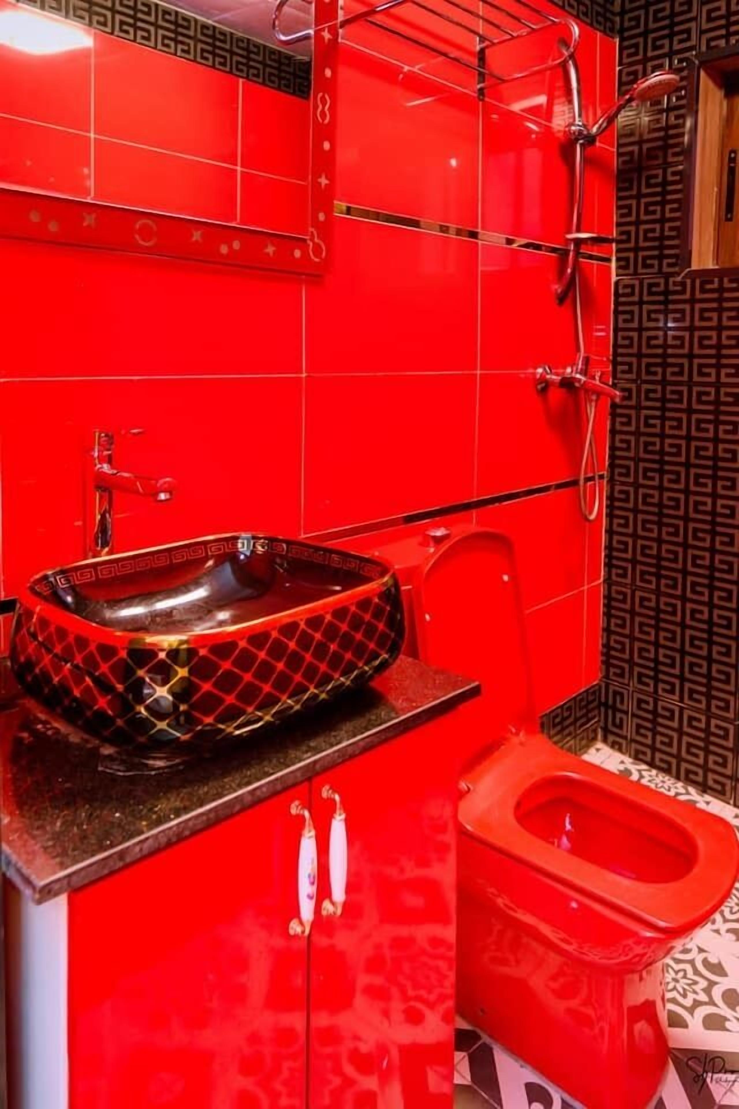 premium double room | bathroom | towels