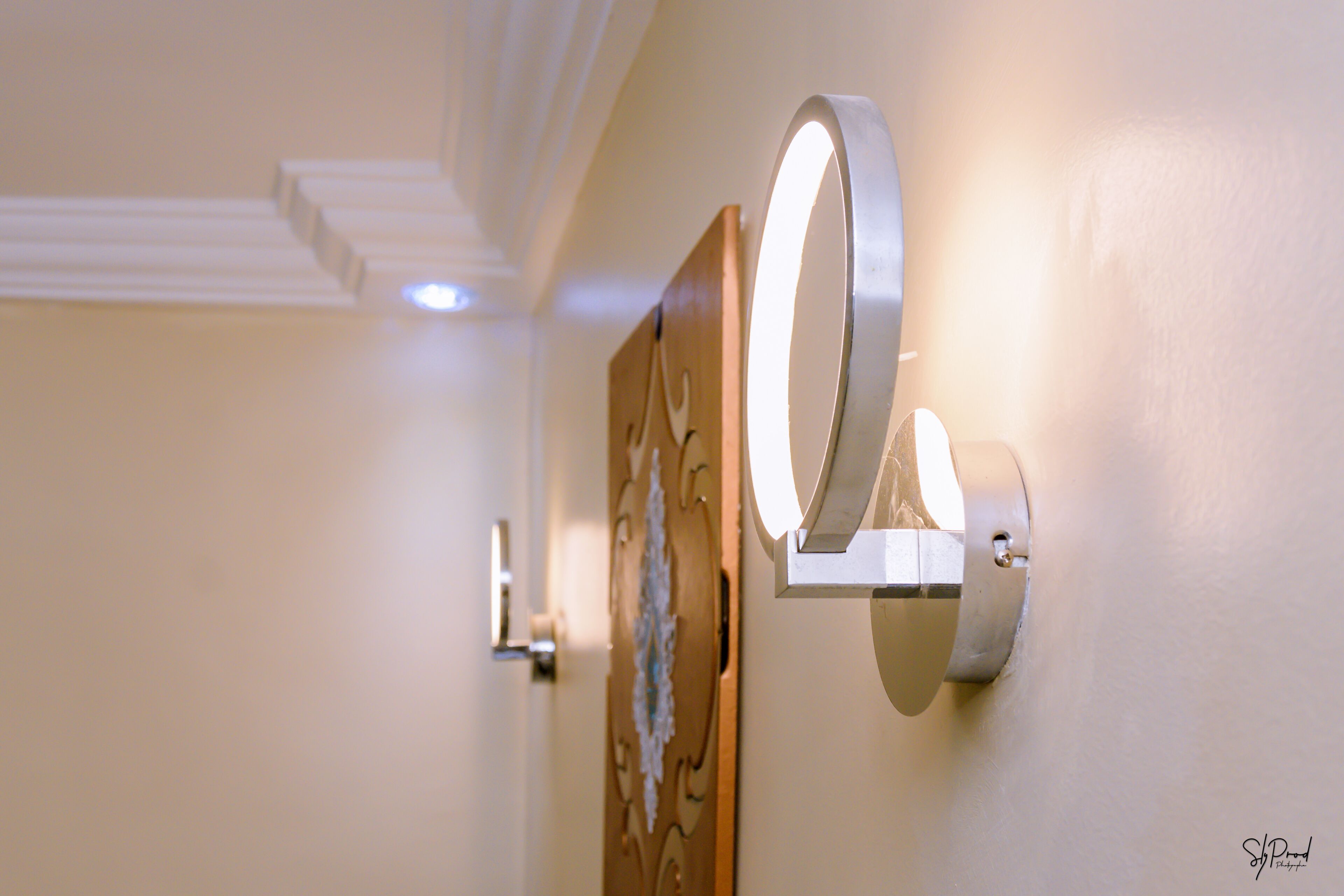 deluxe double room | minibar, individually decorated, individually furnished, desk