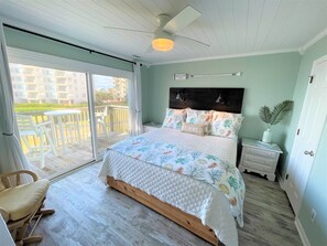 4 bedrooms, iron/ironing board, WiFi, bed sheets - Southern Tide at Sound of the Sea-Views, Poolside Relaxation, Steps to the Beach (Emerald Isle)