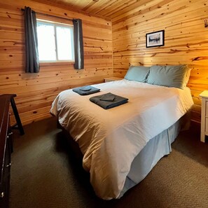 3 Schlafzimmer, Schreibtisch, Bügeleisen/Bügelbrett, Reisekinderbett