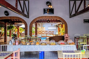 Desayuno continental gratuito y diario