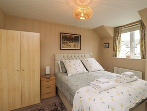 Cottage | 2 bedrooms, individually decorated, individually furnished, free WiFi - Ahoy (Seahouses)