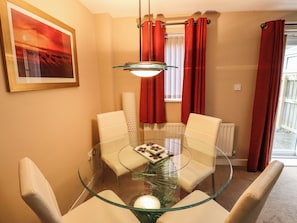 Cottage | Dining