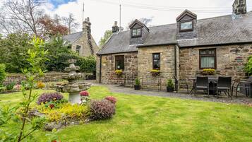 Cottage | Interior