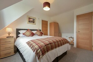 3 bedrooms, individually decorated, individually furnished, free WiFi - The Chevy (Seahouses)