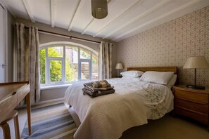 3 bedrooms, individually decorated, individually furnished, free WiFi - The Arches (Belford)