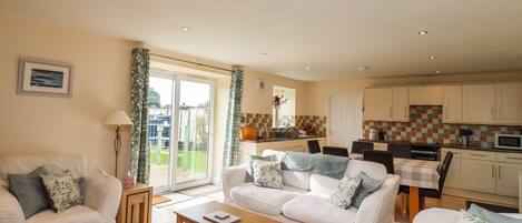 Cottage | Living area | DVD player