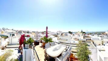 Habitación básica | Ropa de cama de alta calidad, colchones Tempur-Pedic, minibar