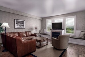 TV, fireplace