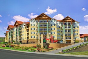 Exterior - Luxury Condo in Pigeon Forge (Pigeon Forge)
