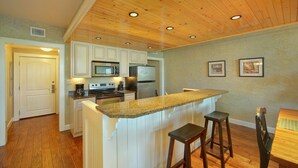 Unclassified image, 3 of 14, button - Luxury Condo in Pigeon Forge (Pigeon Forge)