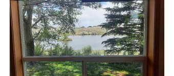 Sunset Lake Home Montrose - 2 lakes on 35 acres