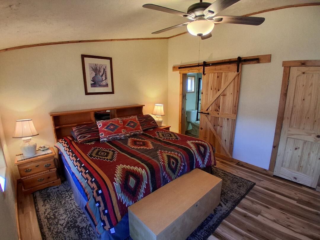 3 多间卧室、办公桌、旅行婴儿床、免费 WiFi