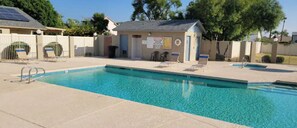 Pool - Peoria 3 Bedroom 2 bath Home with 2 Car Garage and Community Pool. (Peoria)