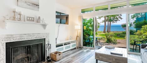 Smart-TV, Kamin, DVD-Player, Tischfußball