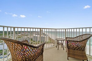Property grounds - Footprints in the Sand 1500–Ocean View–Sleeps 3 (Panama City Beach)