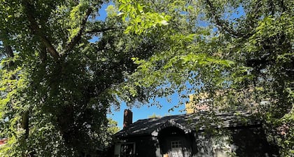 Downtown Bozeman Bungalow - 2 blocks from Main St.