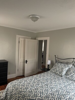 2 makuuhuonetta, ilmainen Wi-Fi, vuodevaatteet