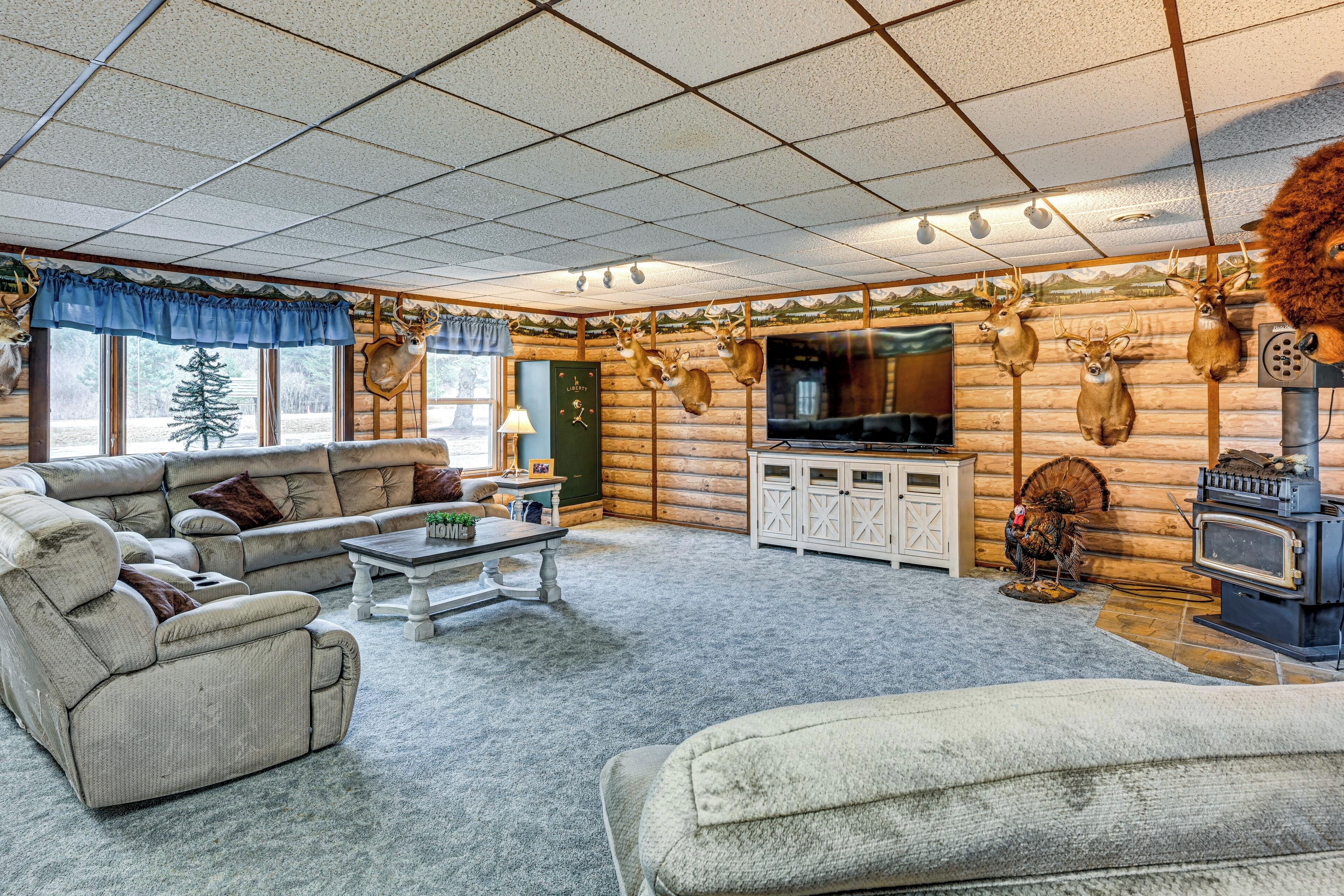 Cass City Vacation Rental | 2BR | 1BA | 2,100 Sq Ft | Step-Free Access via Ramp