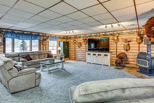 Cass City Vacation Rental | 2BR | 1BA | 2,100 Sq Ft | Step-Free Access via Ramp