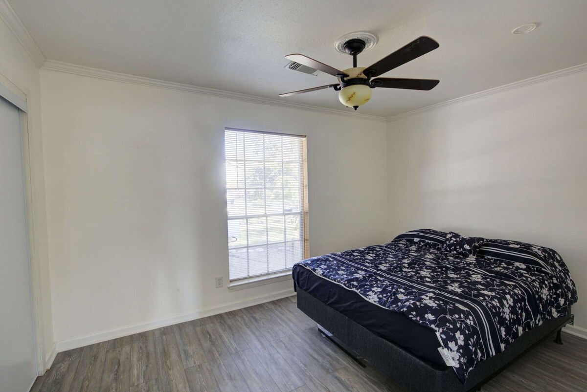 Photo 35 of Good Vibes 4 Bedroom with a Pool. Central Location