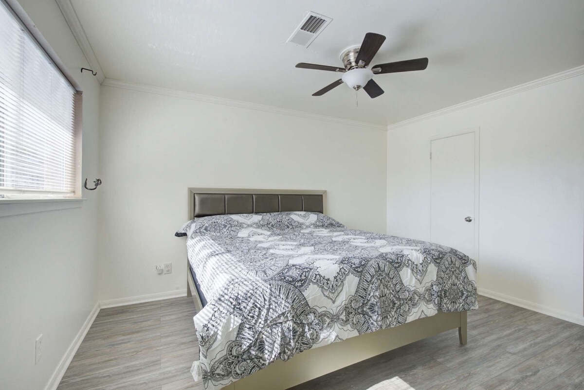 Photo 25 of Good Vibes 4 Bedroom with a Pool. Central Location