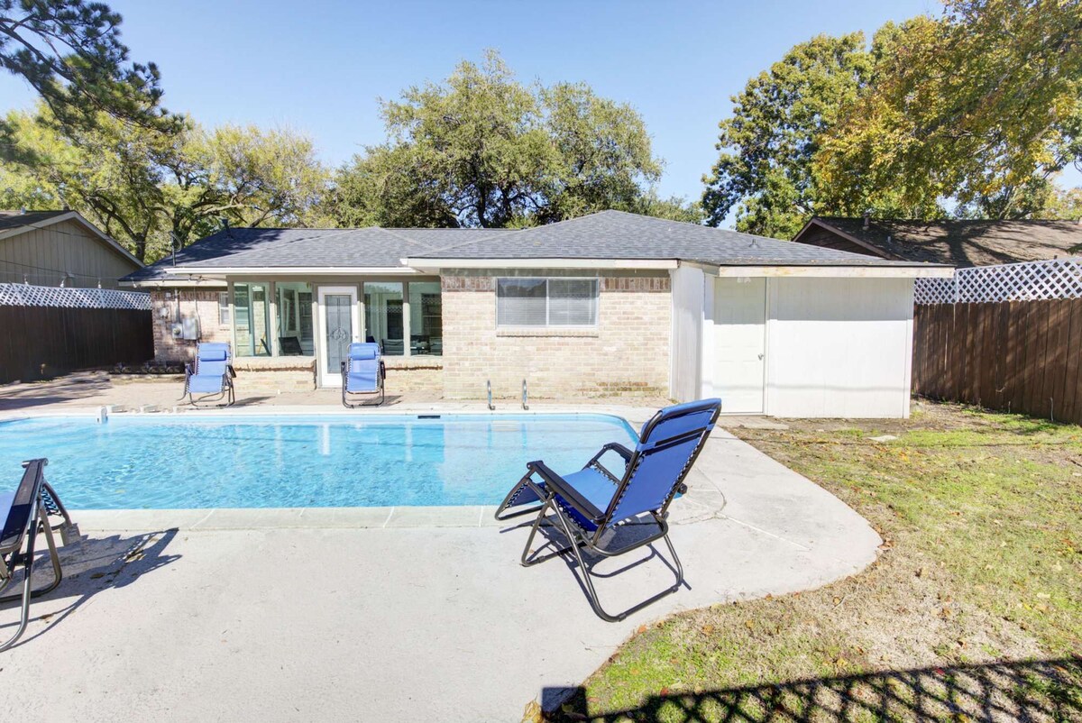 Photo 22 of Good Vibes 4 Bedroom with a Pool. Central Location