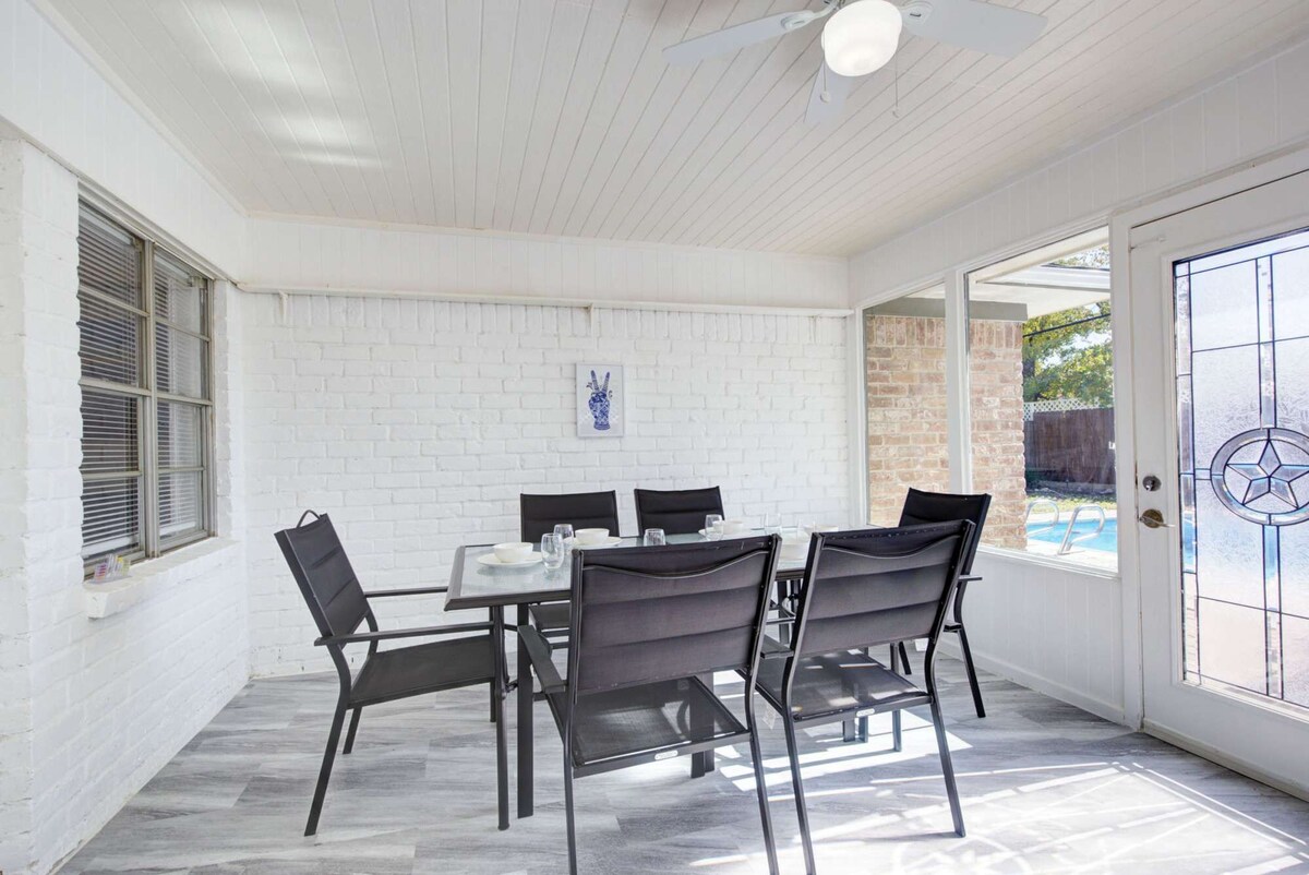 Photo 15 of Good Vibes 4 Bedroom with a Pool. Central Location