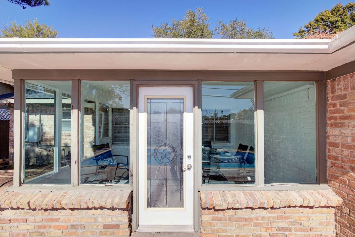 Photo 17 of Good Vibes 4 Bedroom with a Pool. Central Location