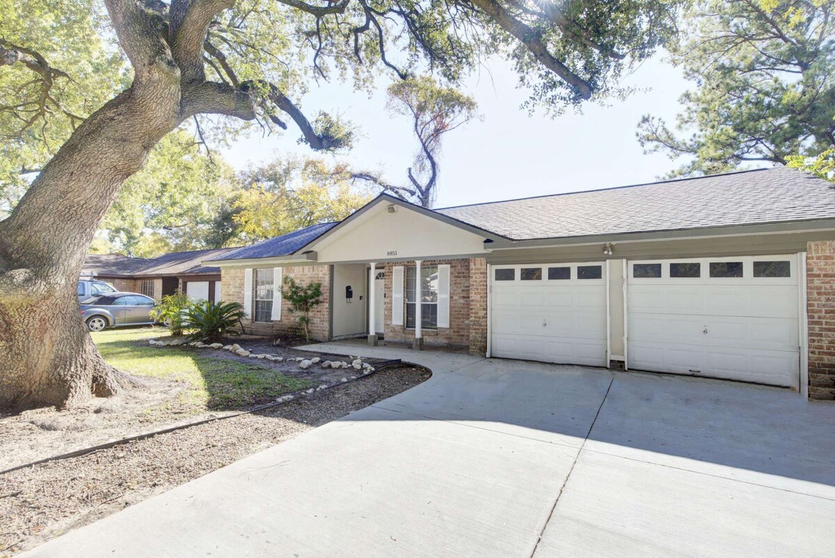 Photo 39 of Good Vibes 4 Bedroom with a Pool. Central Location