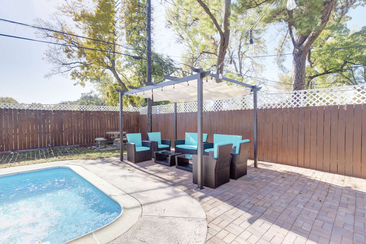 Photo 20 of Good Vibes 4 Bedroom with a Pool. Central Location
