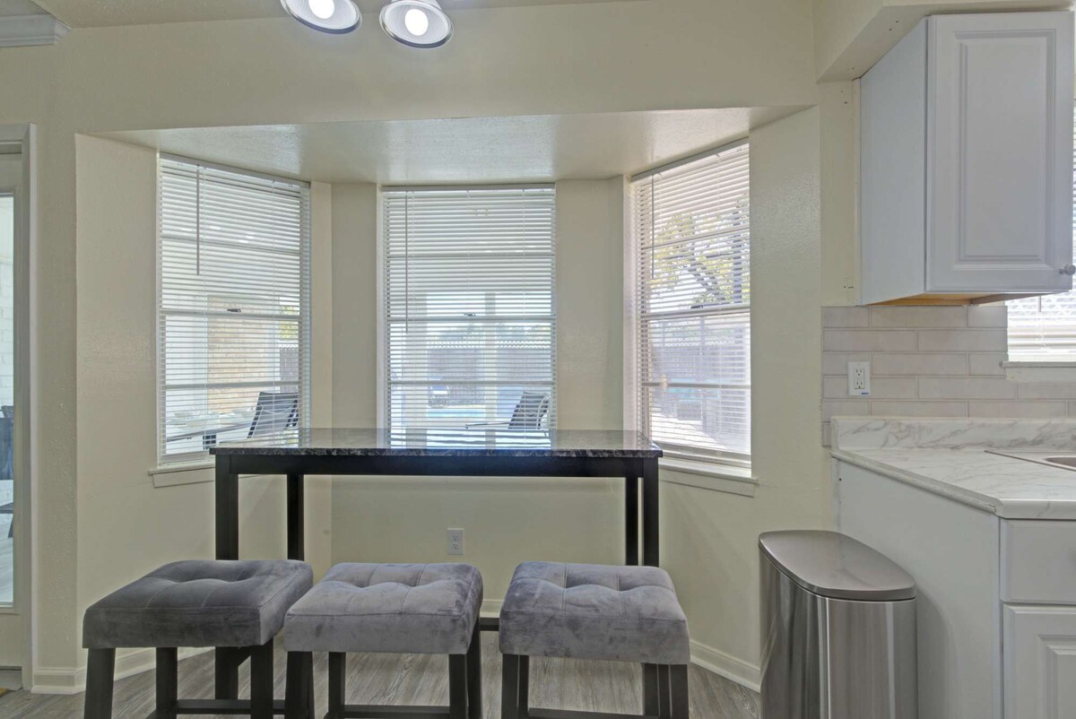 Photo 12 of Good Vibes 4 Bedroom with a Pool. Central Location