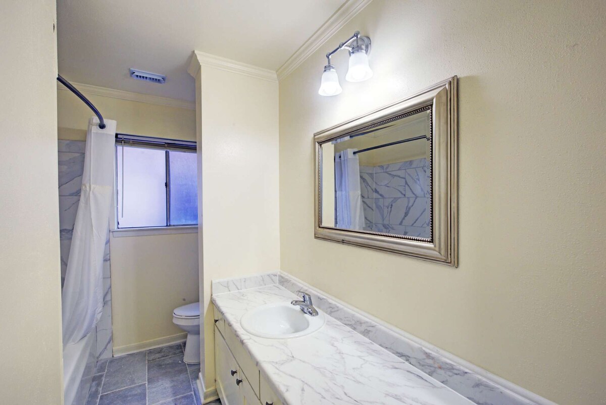 Photo 31 of Good Vibes 4 Bedroom with a Pool. Central Location
