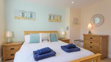 4 Schlafzimmer, individuell dekoriert, individuell eingerichtet