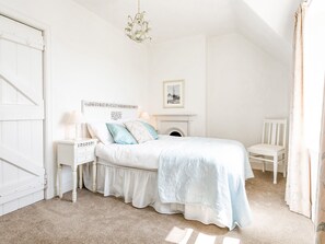 3 عدّة غرف نوم وبديكورات فريدة لكل غرفة وطراز فريد لكل وحدة