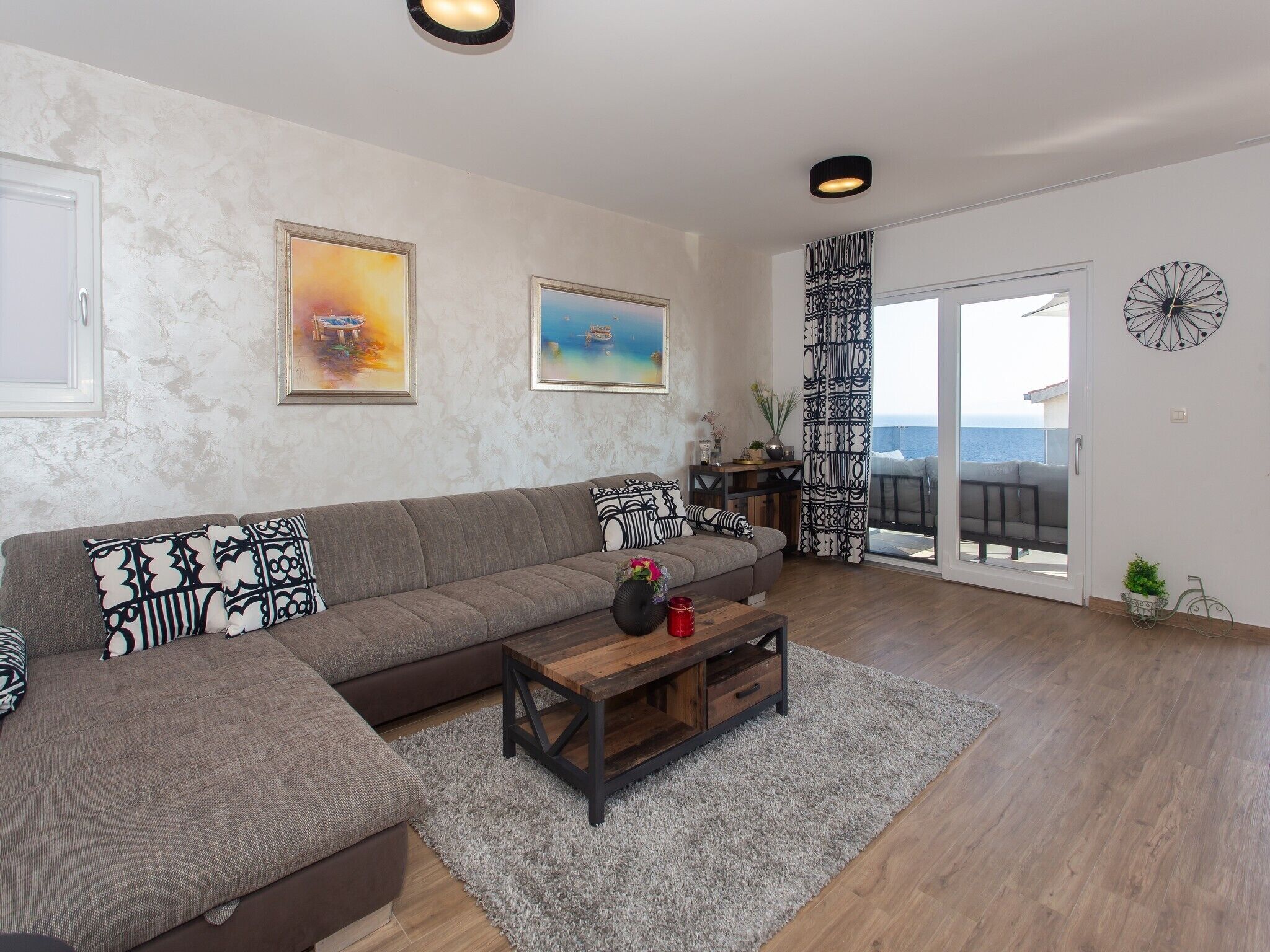 Fernseher, Stereoanlage